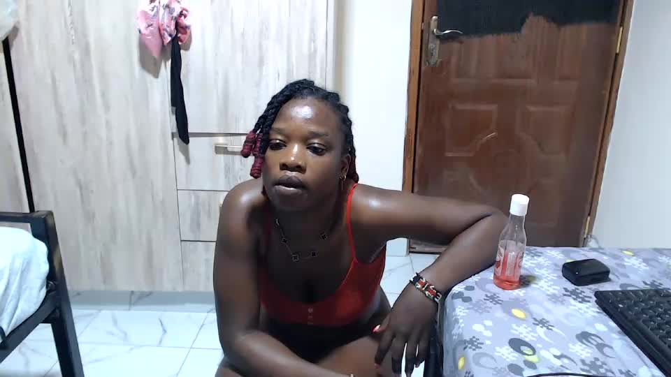 triceeyy Webcam Chat August 12, 2026
