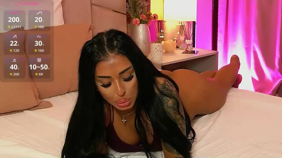 laylavixenn Webcam Chat August 12, 2026