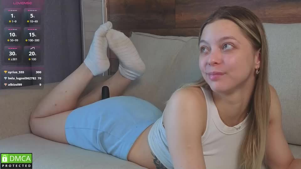 emilielong Webcam Chat August 12, 2026