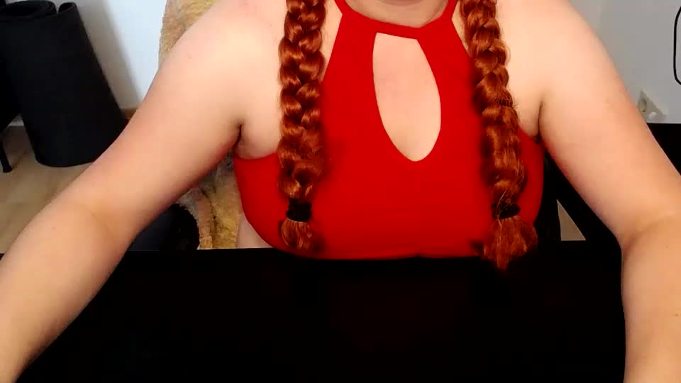elly_petite Webcam Chat August 12, 2026