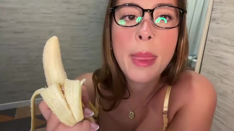 karinaaaxx Webcam Chat August 12, 2026