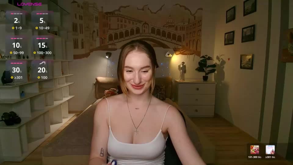 alicafoxis Webcam Chat August 12, 2026