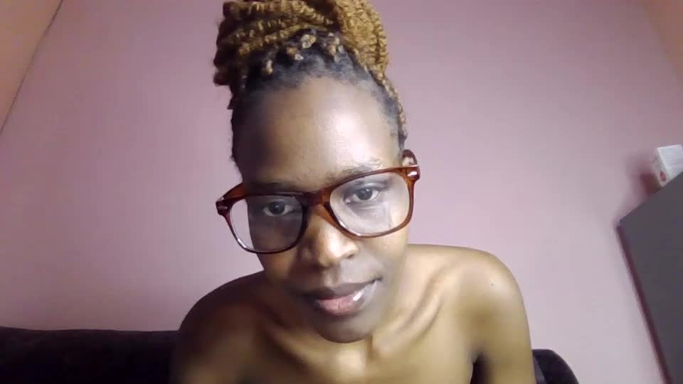 pinky_cockoo Webcam Chat August 12, 2026