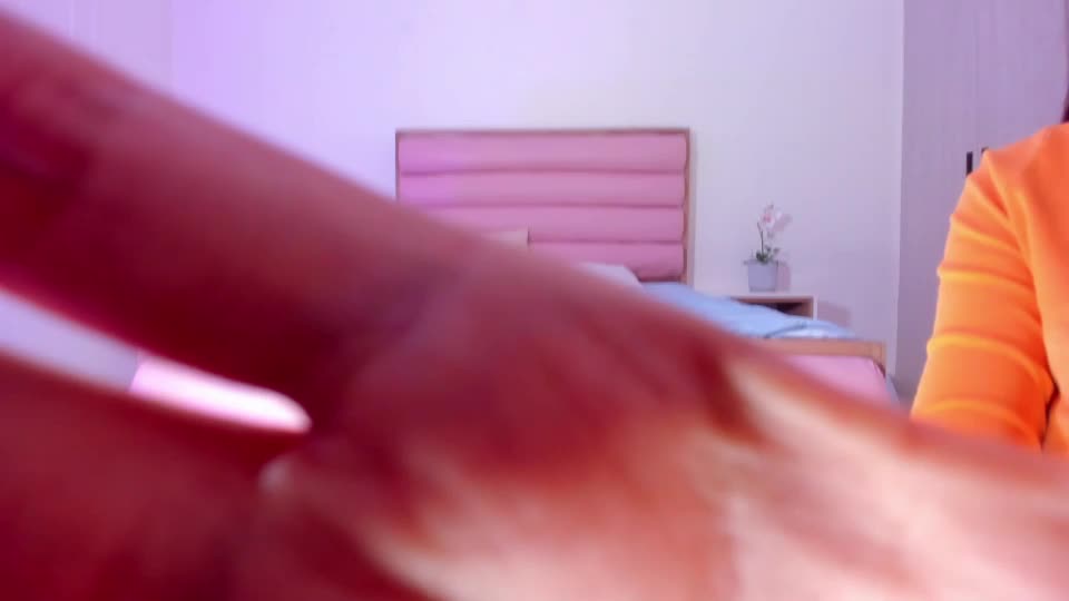 mara_galle Webcam Chat August 12, 2026