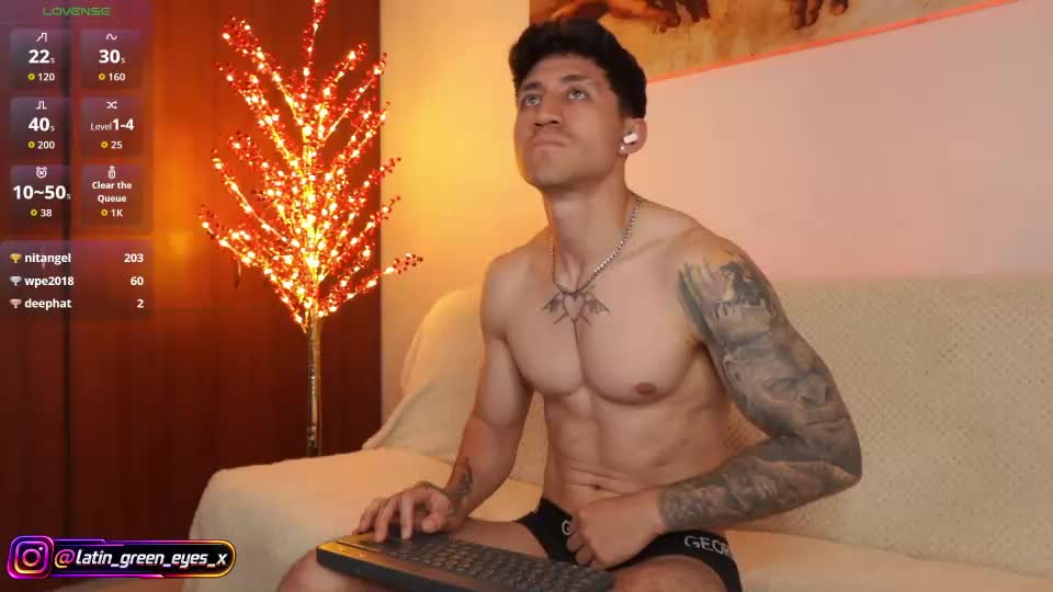 latin_green_eyes_ Webcam Chat August 12, 2026