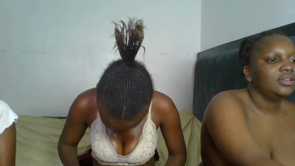 peach_ebonny Webcam Chat August 12, 2026