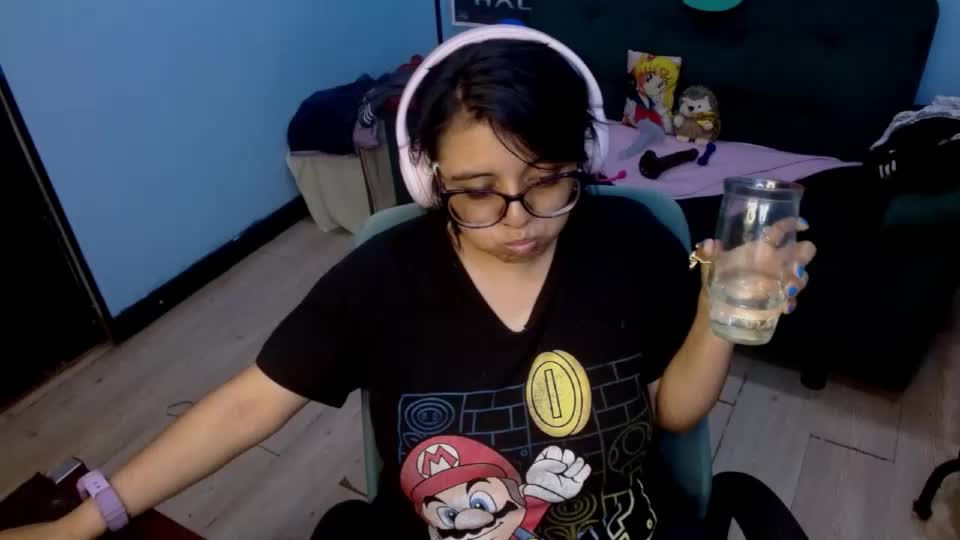 ohmysqueak Webcam Chat August 12, 2026