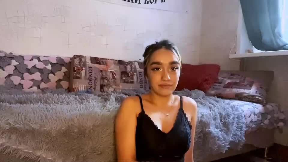 kellyleinonen Webcam Chat August 13, 2026