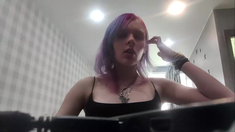 rosellawyles Webcam Chat August 13, 2026