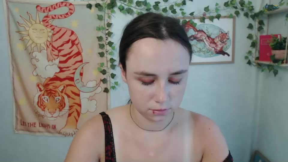 veryveryvery_shy Webcam Chat August 13, 2026