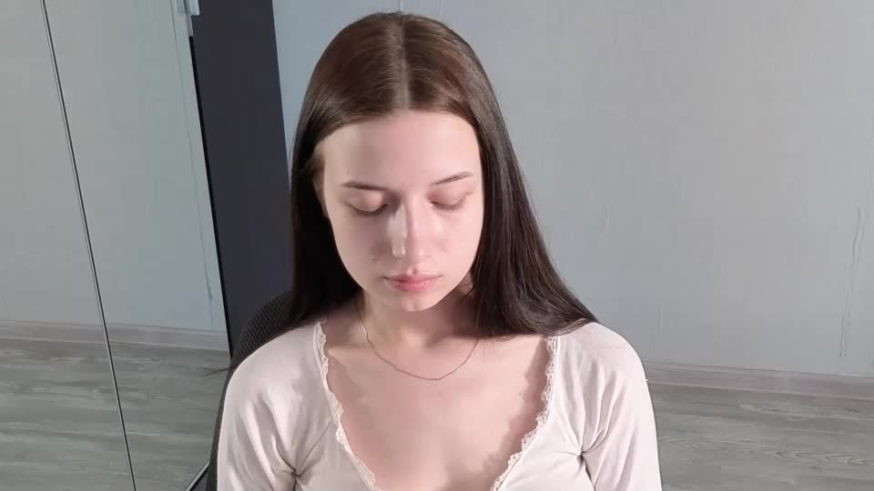 alicewonderyouu Webcam Chat August 13, 2026