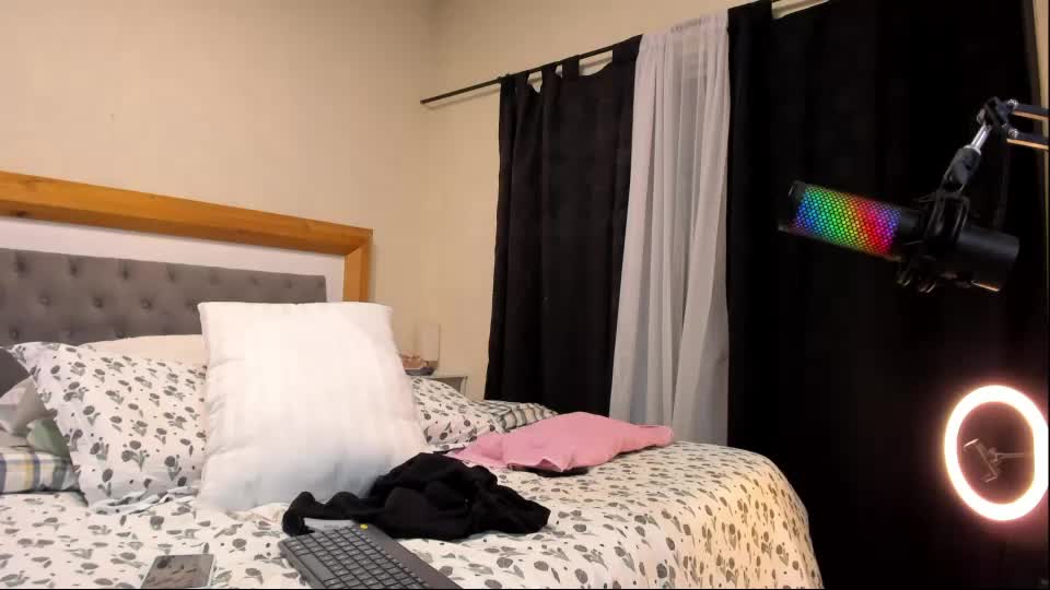 bellarose_____ Webcam Chat August 13, 2026