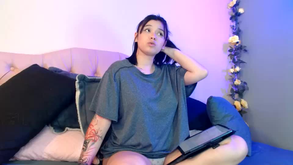 bella_lr Webcam Chat August 13, 2026