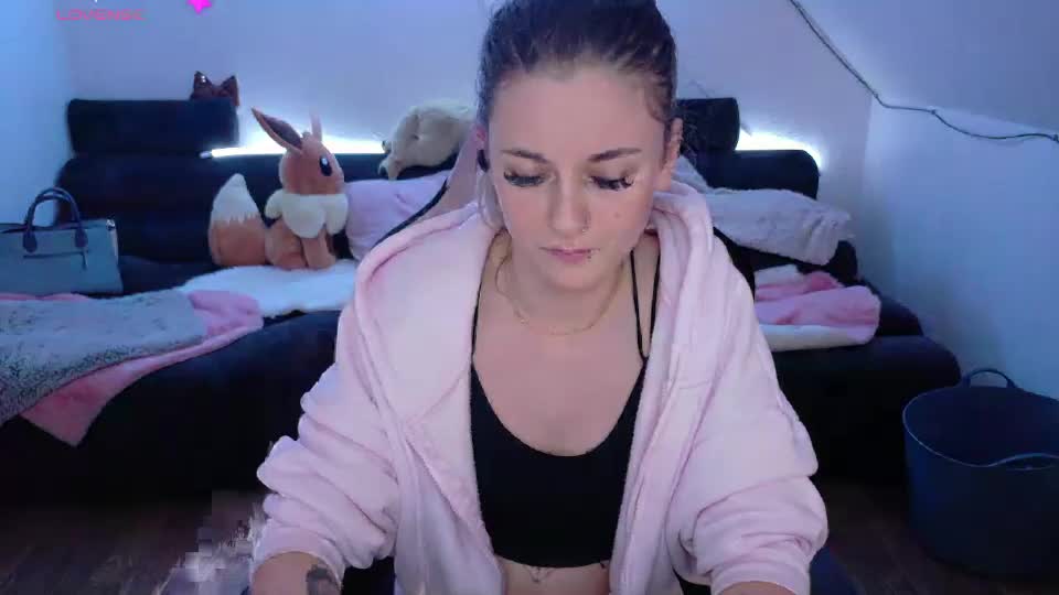 melly4you Webcam Chat August 13, 2026