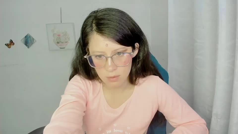 zooeybelair Webcam Chat August 14, 2026