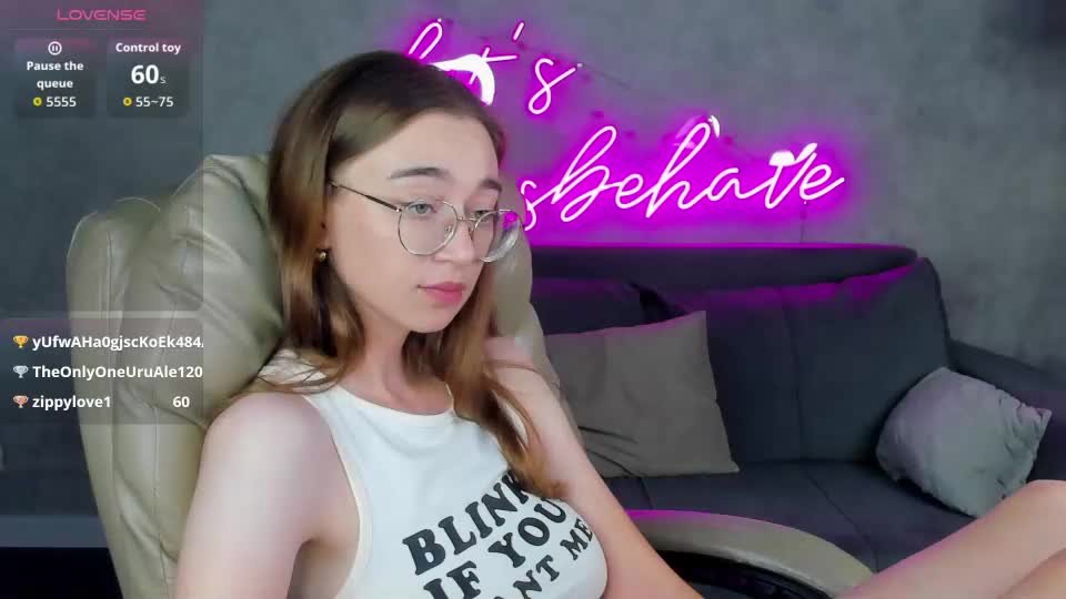 lucyy_green Webcam Chat August 14, 2026