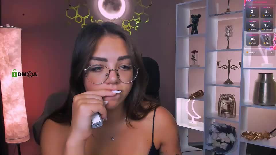 kiki_swan Webcam Chat August 14, 2026