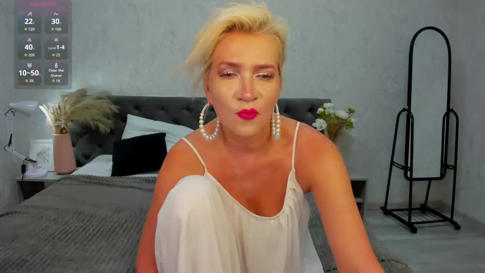ann_curt Webcam Chat August 14, 2026