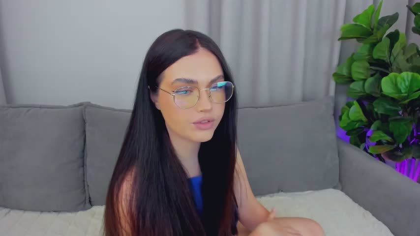 sexyangeloux Webcam Chat August 14, 2026