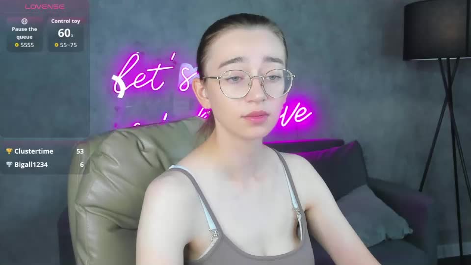 lucyy_green Webcam Chat August 14, 2026