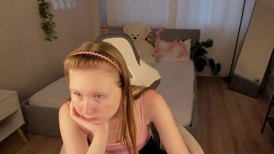 lilitiny Webcam Chat August 14, 2026