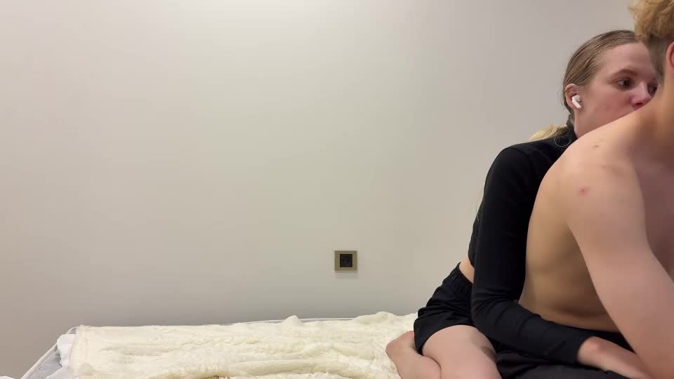 hotbabycouple_ Webcam Chat August 15, 2026