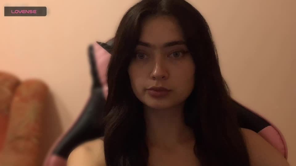 mmm_m_meow Webcam Chat August 15, 2026