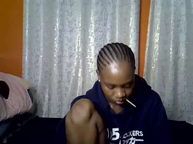 fine_queen12 Webcam Chat August 15, 2026