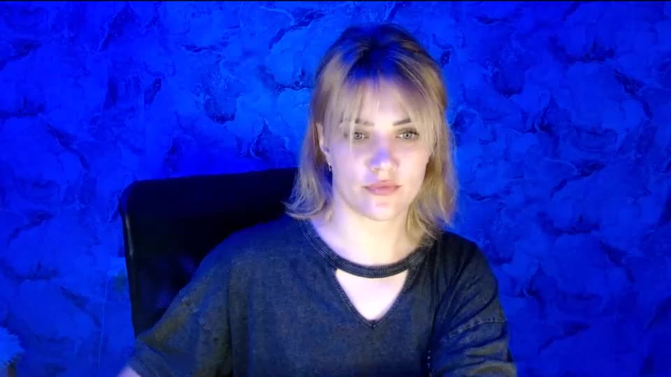 nika_love1 Webcam Chat August 15, 2026