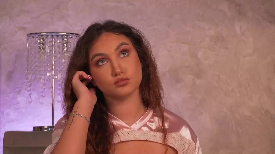 valentinamonroee_ Webcam Chat August 15, 2026