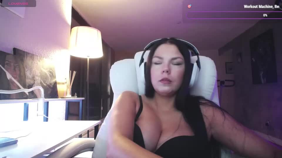 tinykylie Webcam Chat August 15, 2026