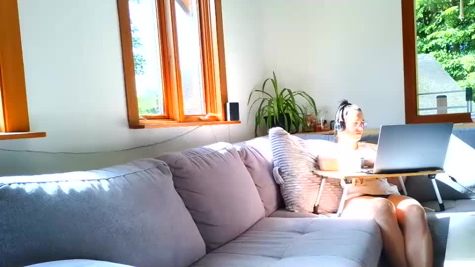 emyxxl Webcam Chat August 15, 2026