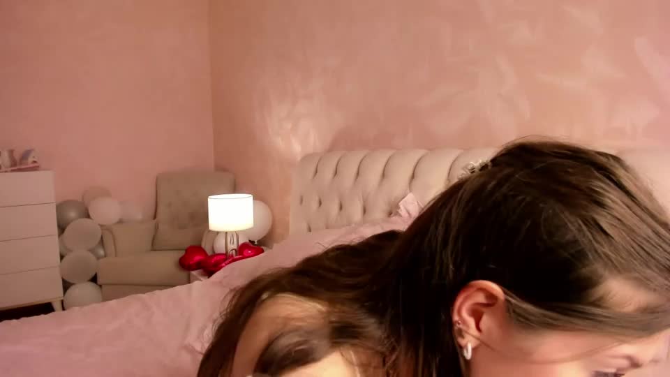 jeanemott Webcam Chat August 15, 2026