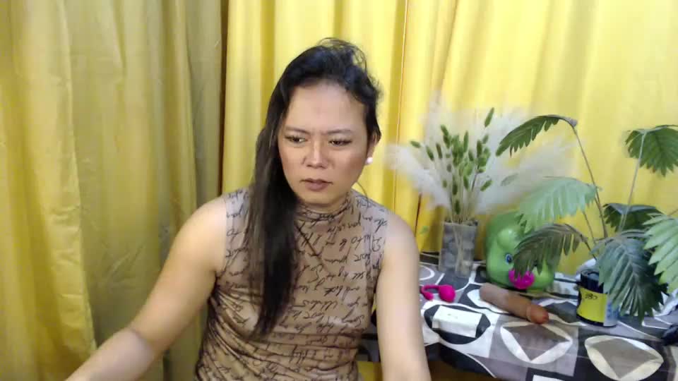 queen_ennah Webcam Chat August 15, 2026