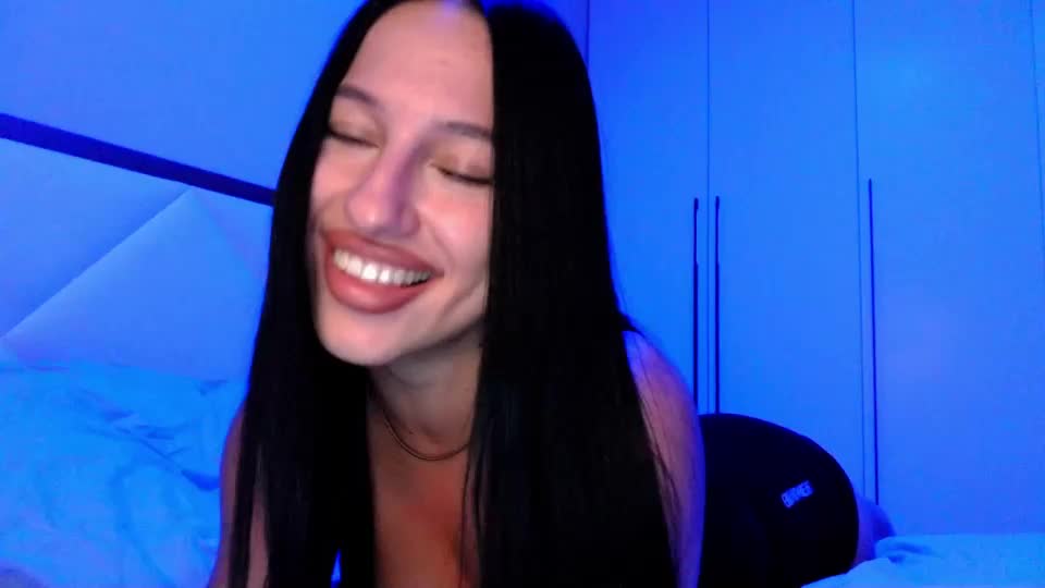delly_love Webcam Chat August 16, 2026