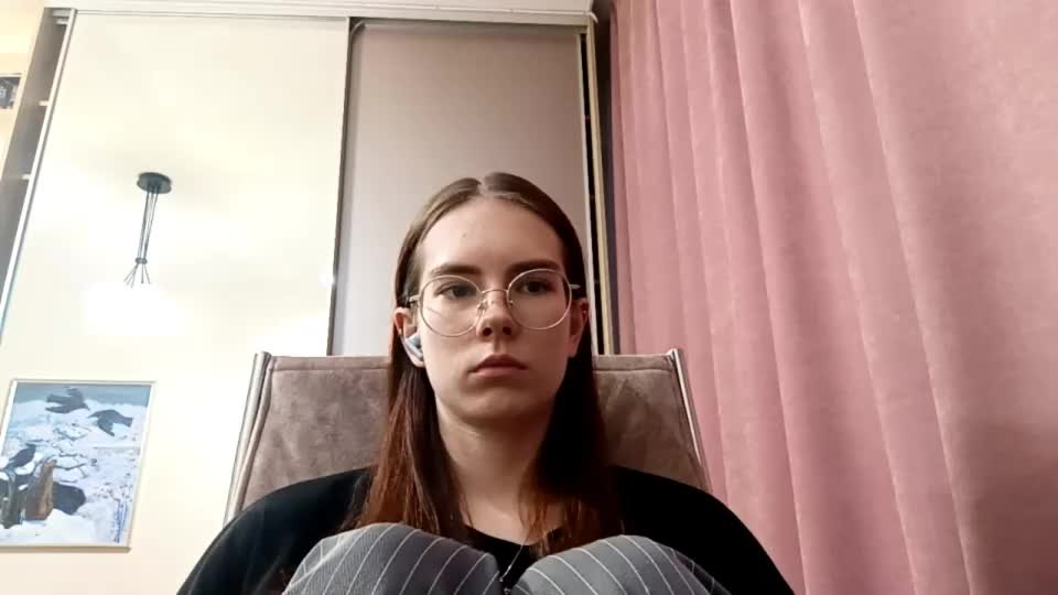 tawnyzenisek Webcam Chat August 16, 2026