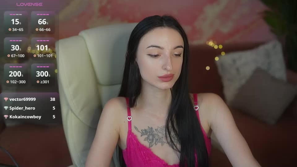emilyymoon Webcam Chat August 16, 2026