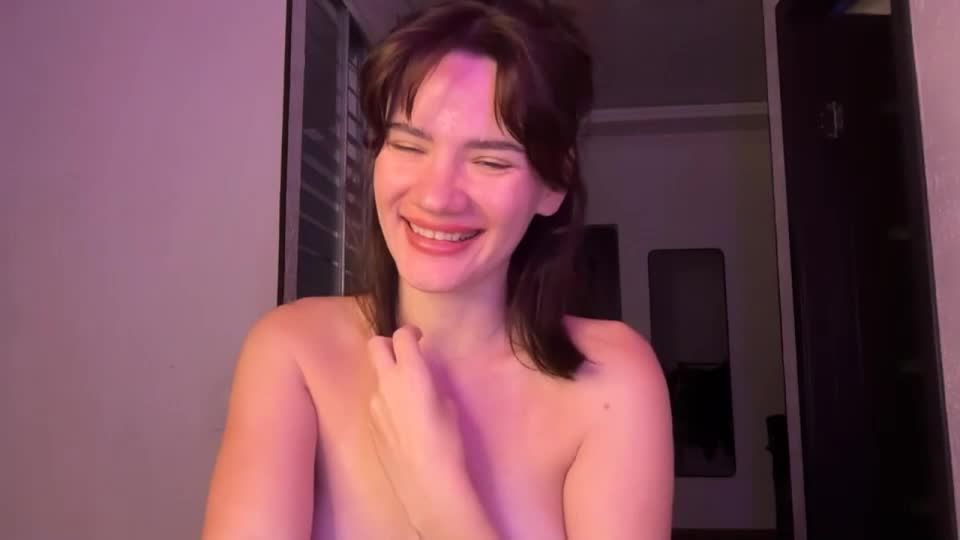 cute_bubbles Webcam Chat August 16, 2026