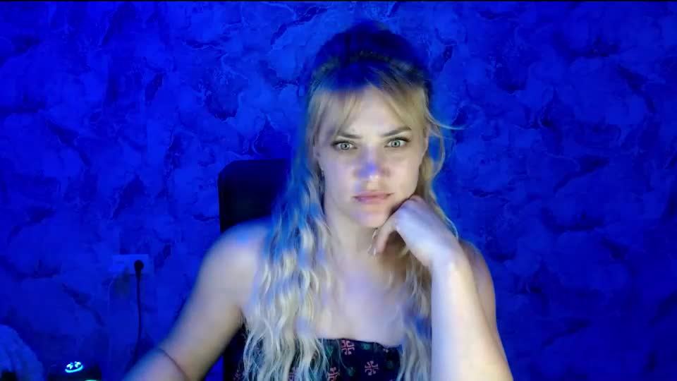 nika_love1 Webcam Chat August 16, 2026