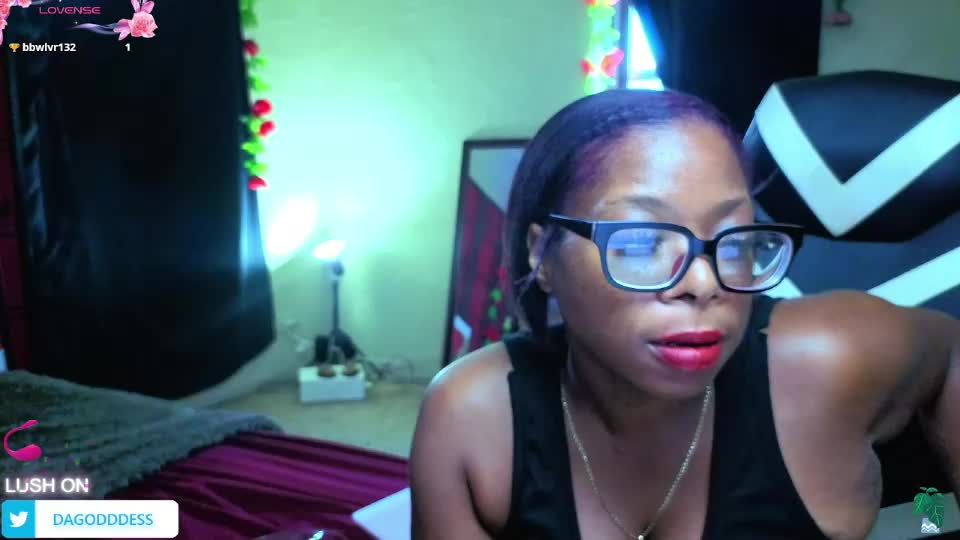 theecaramelgodddess Webcam Chat August 16, 2026