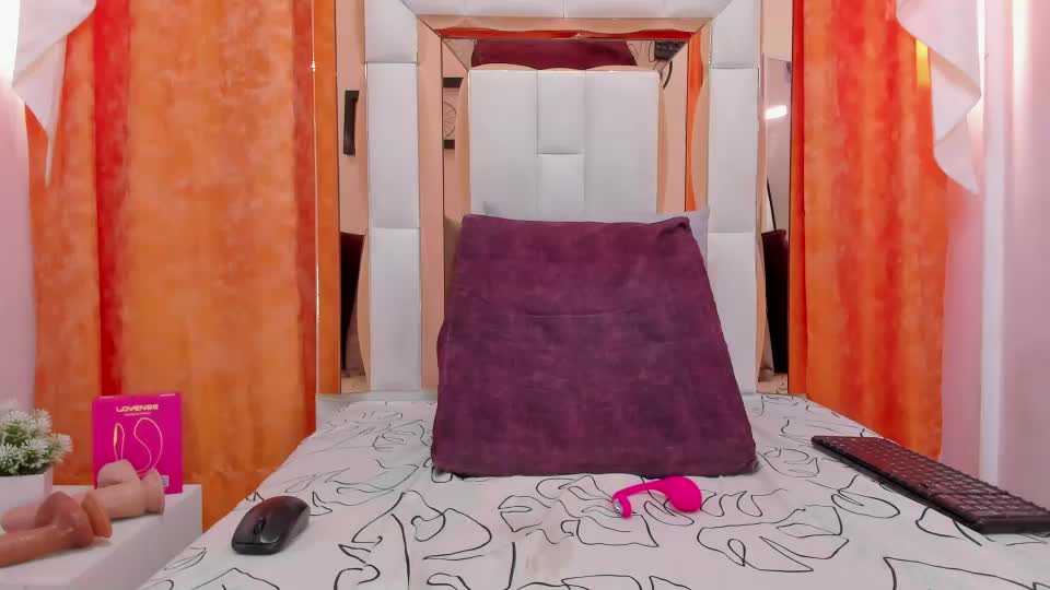 naomi_curvy69 Webcam Chat August 16, 2026