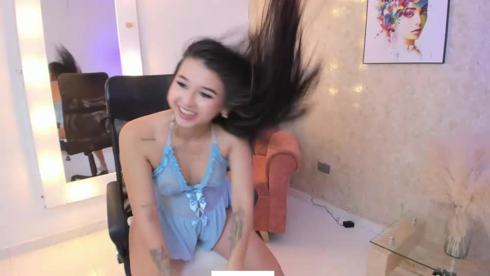 littlee_mia Webcam Chat August 16, 2026