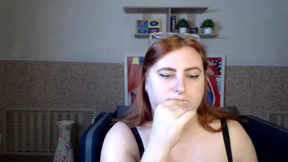 alicia_side_red Webcam Chat August 16, 2026