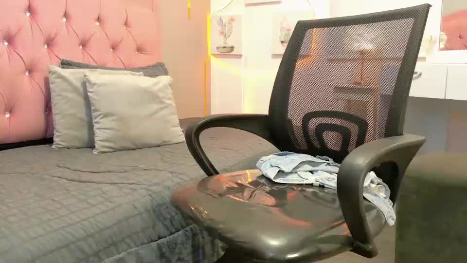 peneelopeecute Webcam Chat August 16, 2026