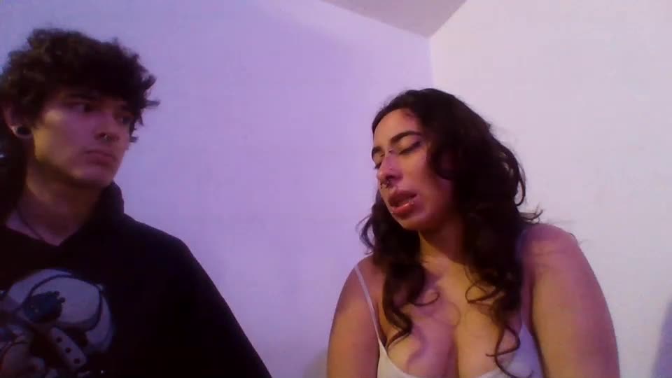 moonandzukko Webcam Chat August 17, 2026