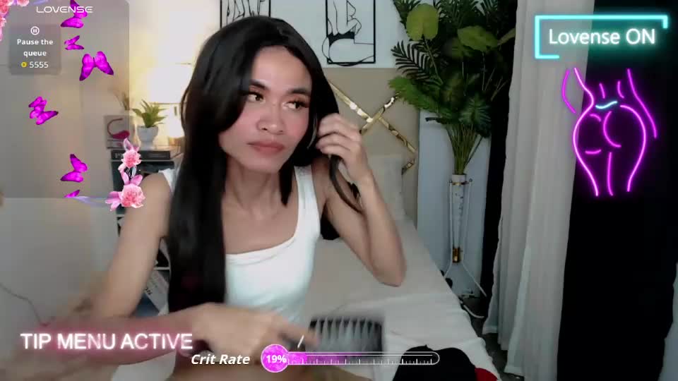 sexiestlara Webcam Chat August 17, 2026