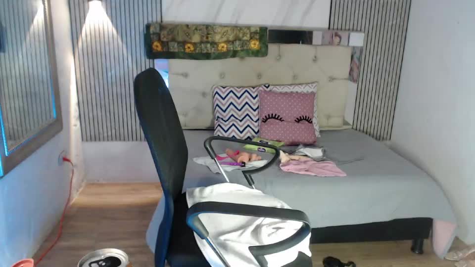 julieta__fox_ Webcam Chat August 17, 2026