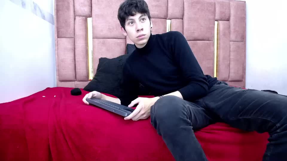 ethan_grayy Webcam Chat August 17, 2026