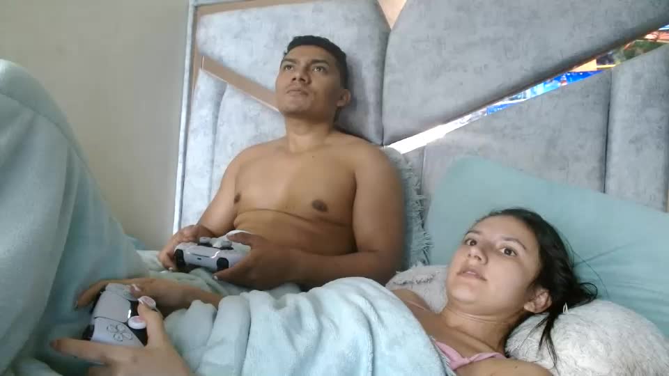 alexvsluisa Webcam Chat August 17, 2026
