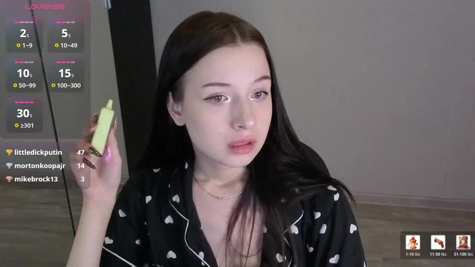 alicewonderyouu Webcam Chat August 17, 2026